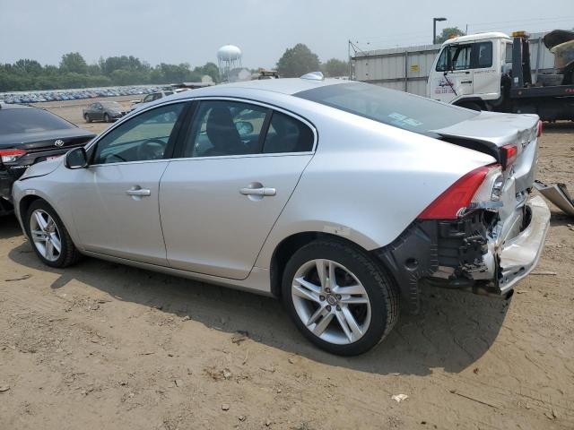 YV1612TB7F1304133 - 2015 VOLVO S60 PREMIER SILVER photo 2