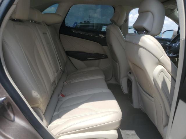 5LMCJ3D95JUL01659 - 2018 LINCOLN MKC RESERVE BEIGE photo 10