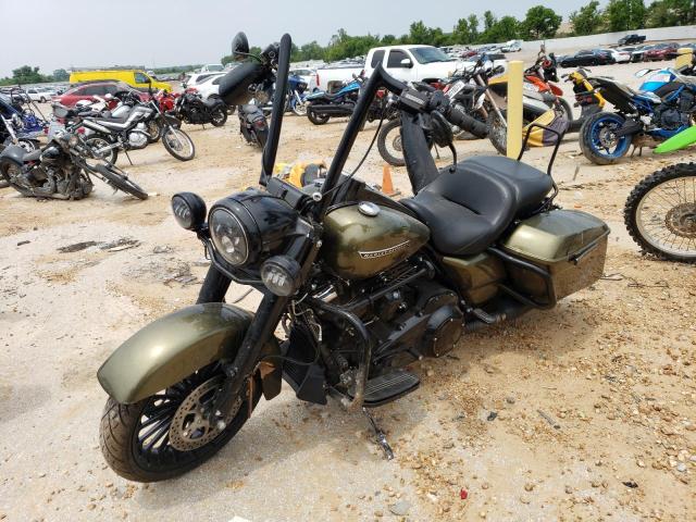 1HD1KVC27HB690675 - 2017 HARLEY-DAVIDSON FLHRXS GREEN photo 2