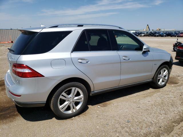 4JGDA5HBXCA027766 - 2012 MERCEDES-BENZ ML 350 4MATIC SILVER photo 3