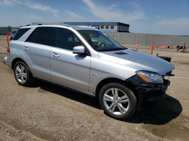 4JGDA5HBXCA027766 - 2012 MERCEDES-BENZ ML 350 4MATIC SILVER photo 4