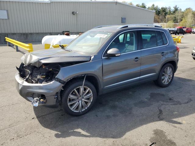 2014 VOLKSWAGEN TIGUAN S, 