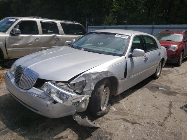1LNHM81W7YY880356 - 2000 LINCOLN TOWN CAR EXECUTIVE SILVER photo 1