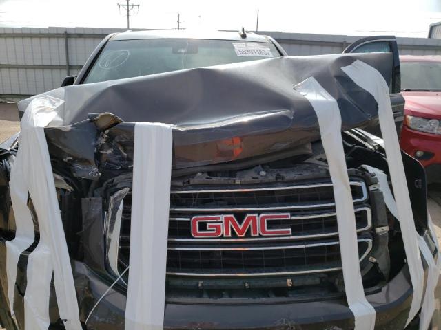 1GKS1AKC8HR139579 - 2017 GMC YUKON SLE GRAY photo 12