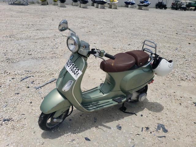 ZAPM448F0A5502676 - 2010 VESPA LX 150 GREEN photo 2