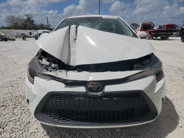 5YFEPMAE1NP283914 - 2022 TOYOTA COROLLA LE WHITE photo 5