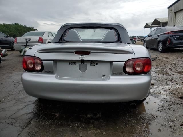 JM1NB353130304477 - 2003 MAZDA MX-5 MIATA BASE SILVER photo 6