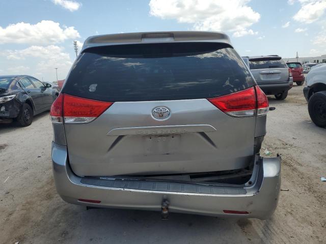 5TDZK3DCXBS020439 - 2011 TOYOTA SIENNA SILVER photo 6