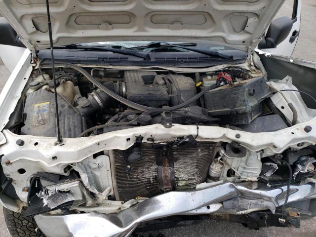 1GCDT136758101818 - 2005 CHEVROLET COLORADO WHITE photo 11