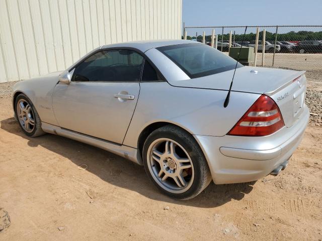 WDBKK66F12F254395 - 2002 MERCEDES-BENZ SLK 32 AMG KOMPRESSOR SILVER photo 2