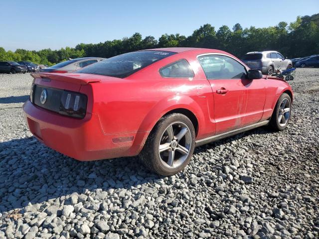 1ZVHT80N685117324 - 2008 FORD MUSTANG RED photo 3