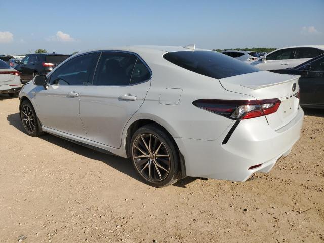 4T1G11AKXPU121392 - 2023 TOYOTA CAMRY SE NIGHT SHADE WHITE photo 2