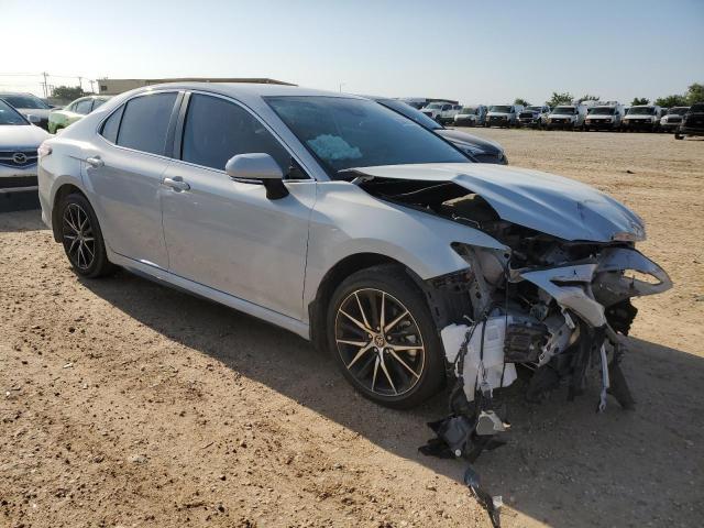 4T1G11AKXPU121392 - 2023 TOYOTA CAMRY SE NIGHT SHADE WHITE photo 4