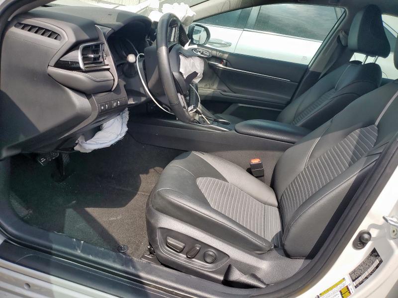 4T1G11AKXPU121392 - 2023 TOYOTA CAMRY SE NIGHT SHADE WHITE photo 7