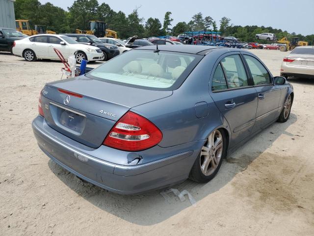 WDBUF83JX4X162944 - 2004 MERCEDES-BENZ E 500 4MATIC BLUE photo 3