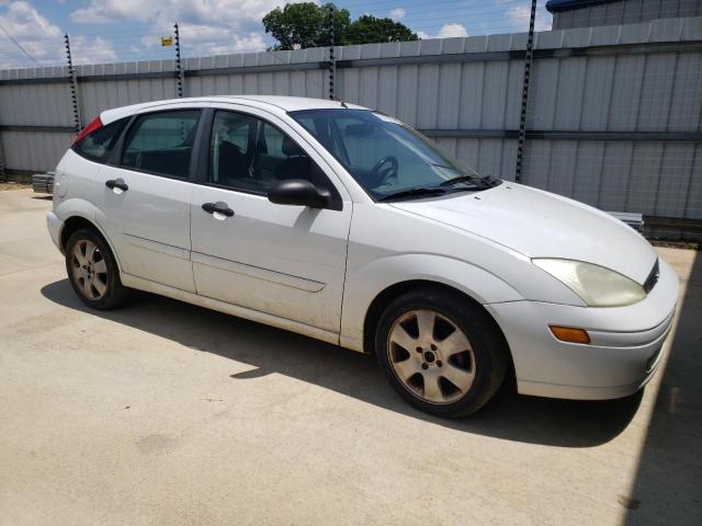 3FAFP373X2R175761 - 2002 FORD FOCUS ZX5 WHITE photo 4