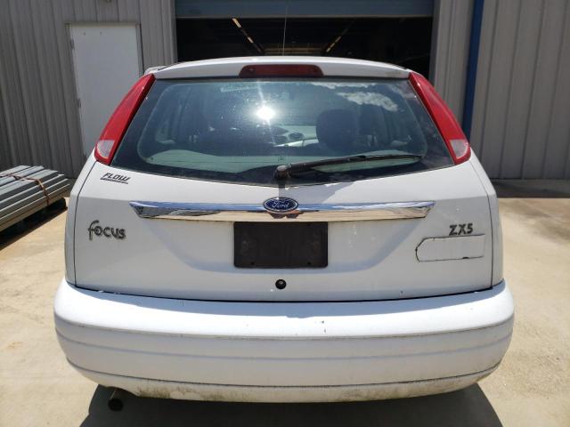 3FAFP373X2R175761 - 2002 FORD FOCUS ZX5 WHITE photo 6