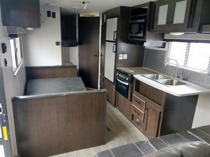 5SFEB2928ME444040 - 2021 HEARTLAND TRAILRUNNR TWO TONE photo 6