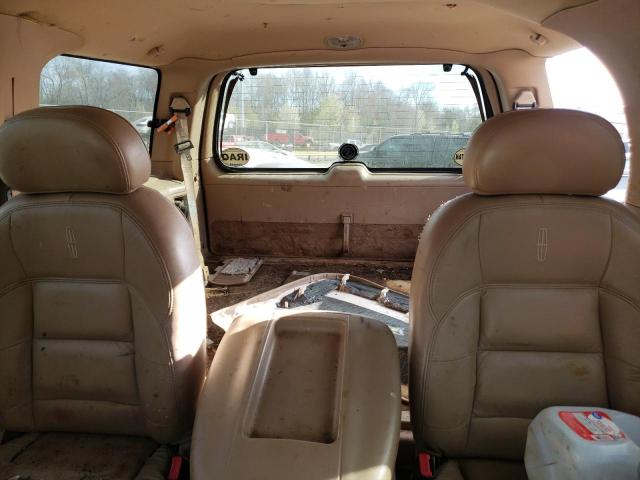 5LMPU28L7WLJ52998 - 1998 LINCOLN NAVIGATOR 白色 照片 10