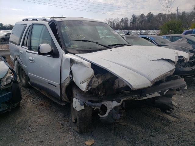 5LMPU28L7WLJ52998 - 1998 LINCOLN NAVIGATOR 白色 照片 4