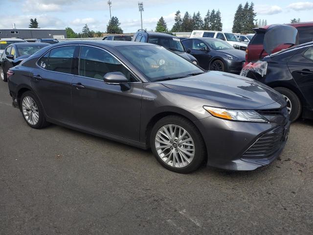 4T1B21HK4JU005240 - 2018 TOYOTA CAMRY HYBRID GRAY photo 4