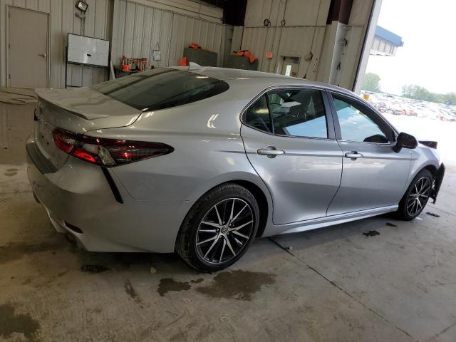 4T1G11AK7RU189779 - 2024 TOYOTA CAMRY SE NIGHT SHADE SILVER photo 3