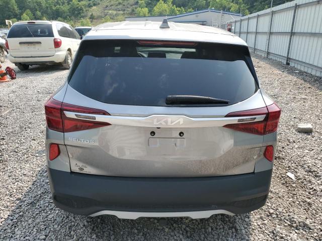 KNDEPCAA2N7333938 - 2022 KIA SELTOS LX SILVER photo 6