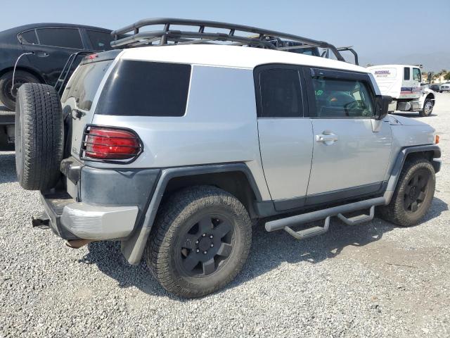 JTEBU11F270095527 - 2007 TOYOTA FJ CRUISER SILVER photo 3