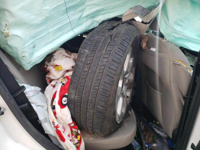 MAJ3P1TEXJC181569 - 2018 FORD ECOSPORT SE Blanc photo 11