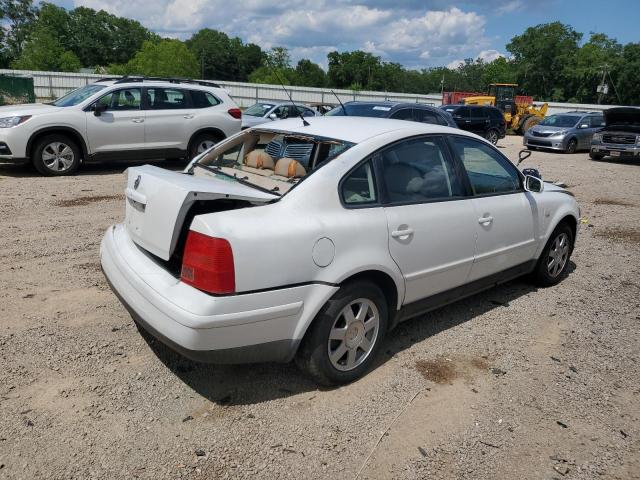 WVWMA23B7YP179213 - 2000 VOLKSWAGEN PASSAT GLS WHITE photo 3