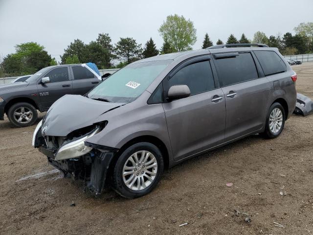 2015 TOYOTA SIENNA XLE, null