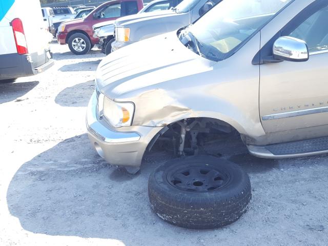 1A8HX58218F137659 - 2008 CHRYSLER ASPEN LIMITED 金色 照片 9