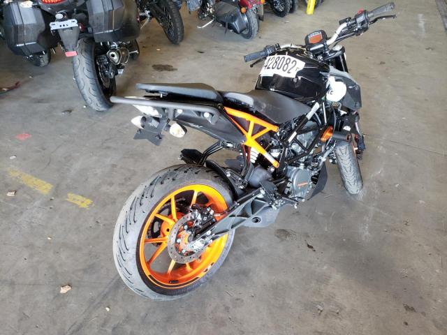 MD2JPC405NC037010 - 2022 KTM 200 DUKE BLACK photo 4