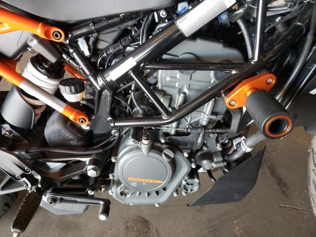 MD2JPC405NC037010 - 2022 KTM 200 DUKE BLACK photo 7