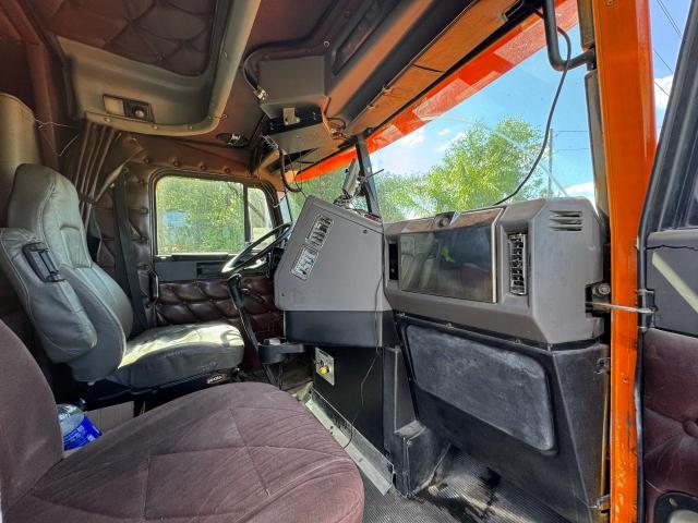 1FUJF6CK54DM19434 - 2004 FREIGHTLINER CONVENTION CLASSIC 120 ORANGE photo 6