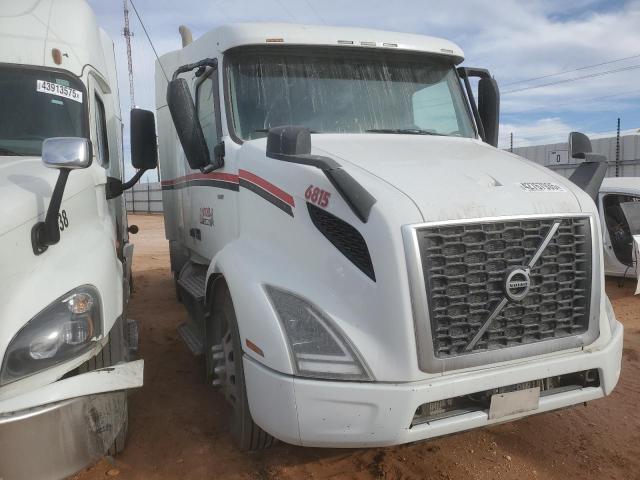 2020 VOLVO VNR, null