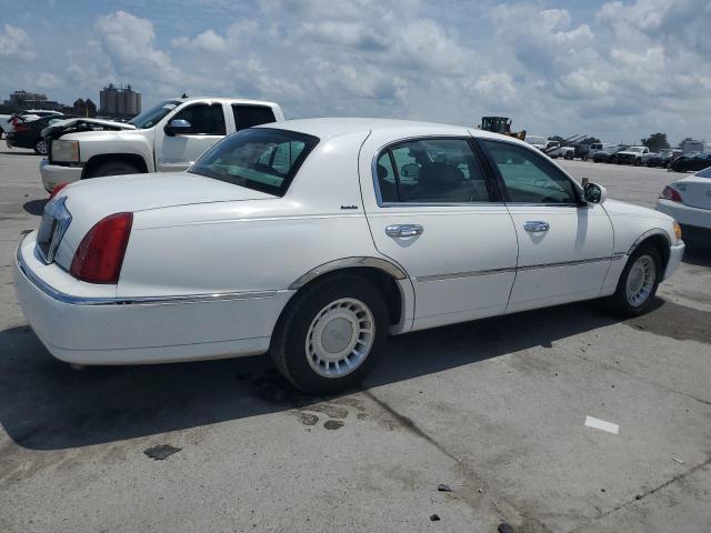 1LNHM81W81Y606895 - 2001 LINCOLN TOWN CAR EXECUTIVE WHITE photo 3