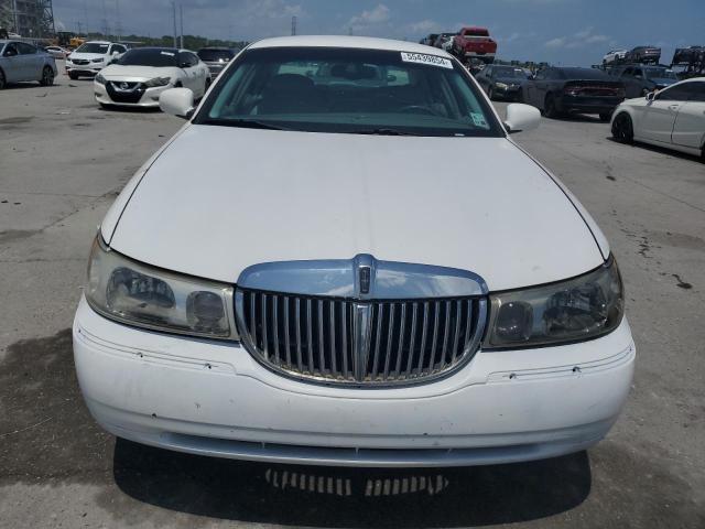 1LNHM81W81Y606895 - 2001 LINCOLN TOWN CAR EXECUTIVE WHITE photo 5