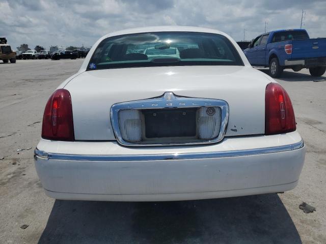 1LNHM81W81Y606895 - 2001 LINCOLN TOWN CAR EXECUTIVE WHITE photo 6