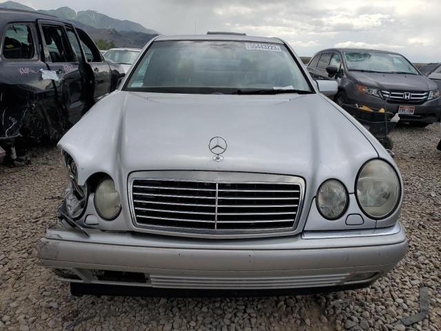 WDBJF82F0WX010528 - 1998 MERCEDES-BENZ E 320 4MATIC SILVER photo 5