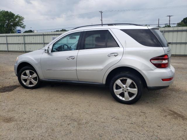 4JGBB5GBXBA717036 - 2011 MERCEDES-BENZ ML 350 银色 照片 2