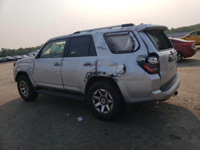 JTEBU5JR4H5445746 - 2017 TOYOTA 4RUNNER SR5/SR5 PREMIUM 银色 照片 2