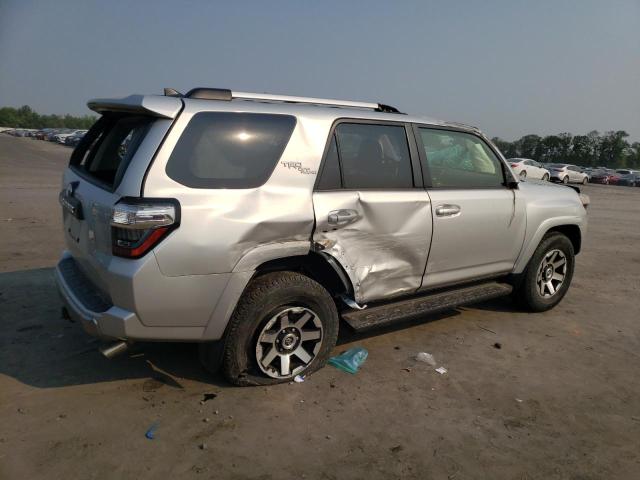 JTEBU5JR4H5445746 - 2017 TOYOTA 4RUNNER SR5/SR5 PREMIUM 银色 照片 3