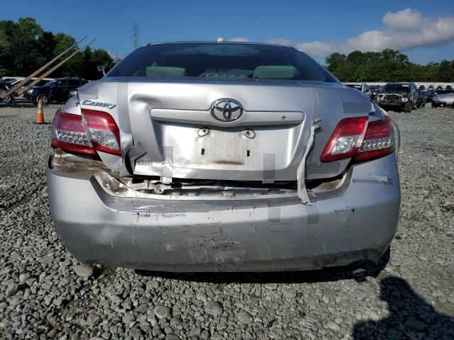 4T1BF3EK8BU609704 - 2011 TOYOTA CAMRY BASE SILVER photo 6