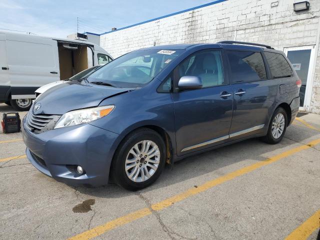 2013 TOYOTA SIENNA XLE, 