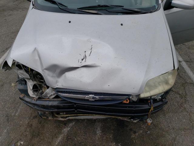 KL1TD66686B675664 - 2006 CHEVROLET AVEO BASE SILVER photo 11