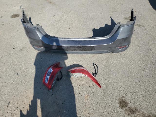 3N1AB7AP0JY215407 - 2018 NISSAN SENTRA S 银色 照片 12