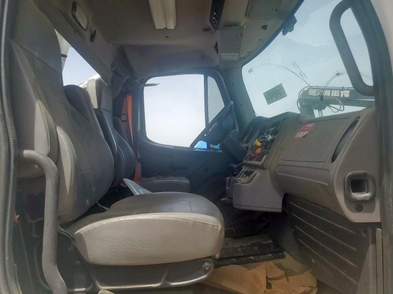 1FVACYFE9JHJW5940 - 2018 FREIGHTLINER M2 106 MEDIUM DUTY WHITE photo 5