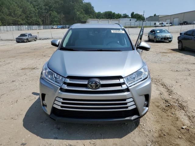 5TDKZRFH8HS521475 - 2017 TOYOTA HIGHLANDER SE SILVER photo 5