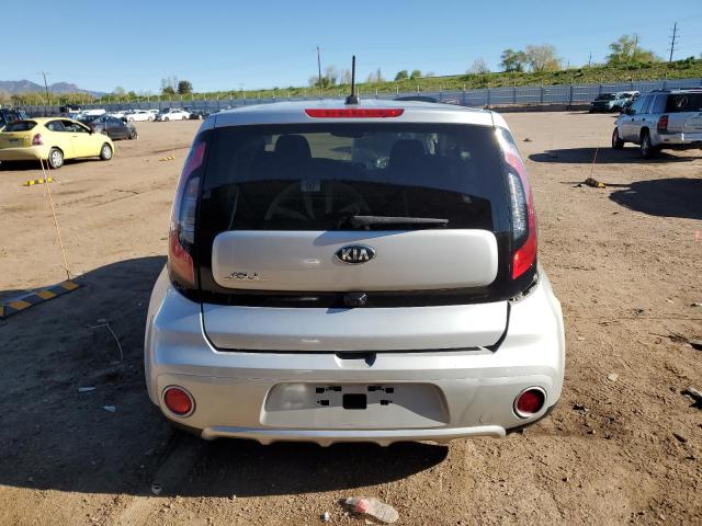 KNDJP3A54J7591986 - 2018 KIA SOUL + SILVER photo 6